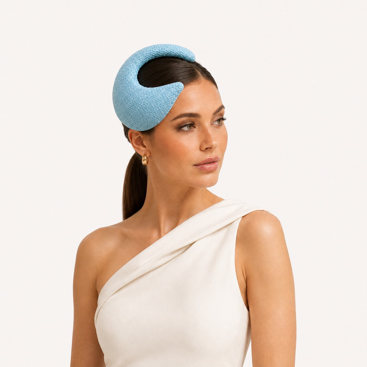 Onda Ionica pale aqua sculptural wave fascinator by Rachel Sañado, view 2