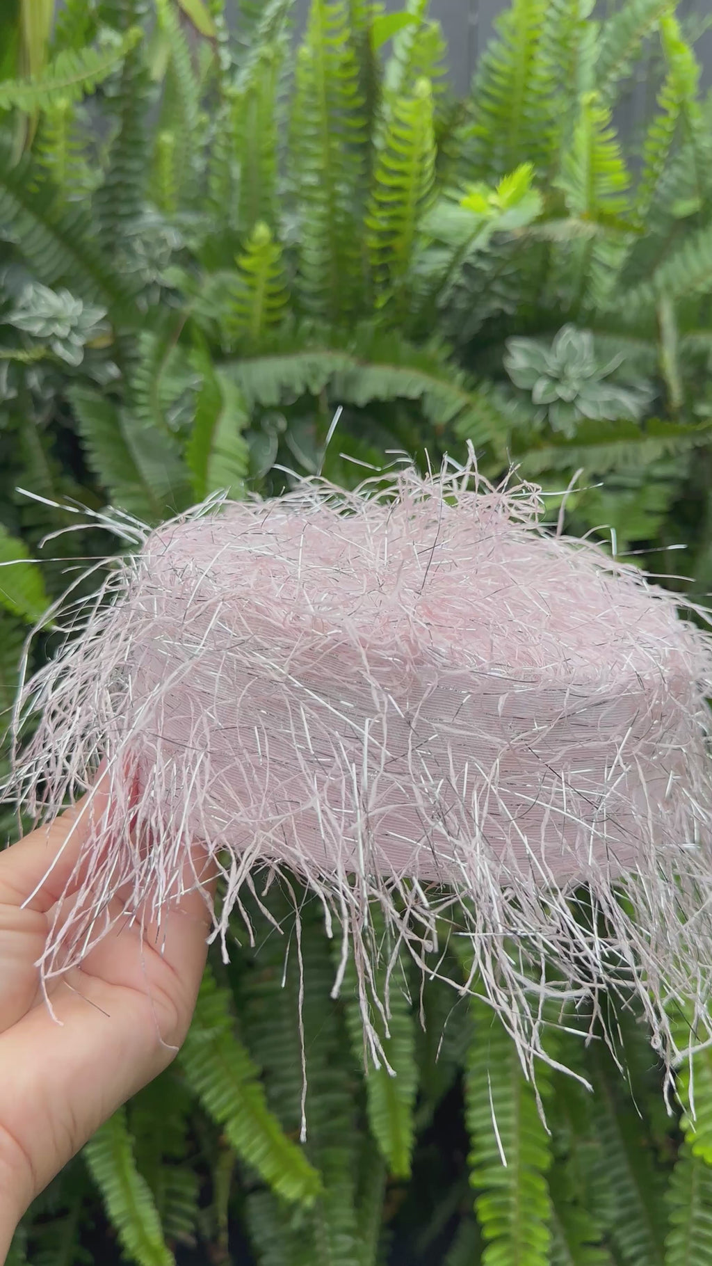 Video of the Frange di Luce blush textured pillbox hat by Rachel Sañado