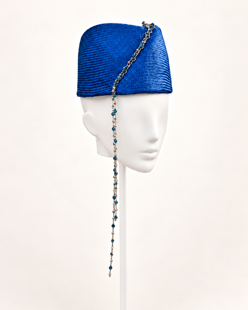 Cobalto Ionico — Beaded Pillbox on a white mannequin and stand, view 2