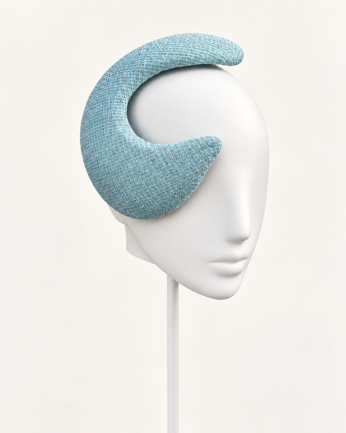 Onda Ionica — Pale Aqua Wave — white mannequin and white stand